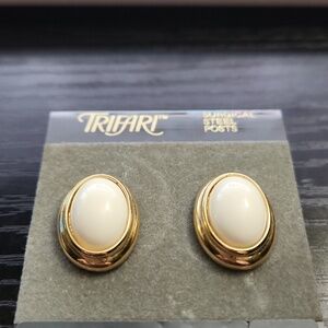 Trifari Vintage White / Gold Tone Framed Pierced Earrings